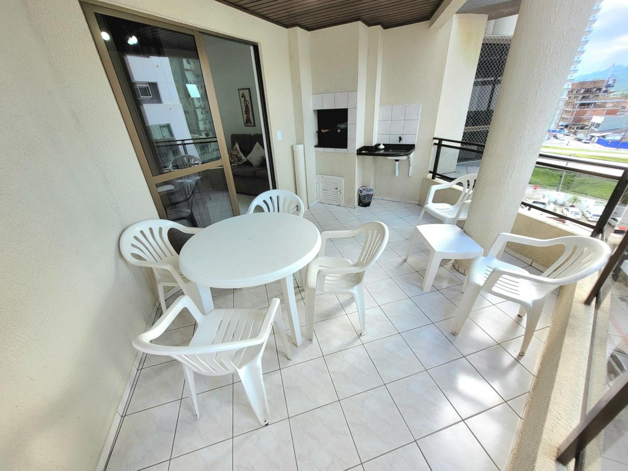 Apartamento 200 Metros Da Praia 03 Quartos Com Ar Condicionado - Meia Praia - Ітапема Екстер'єр фото